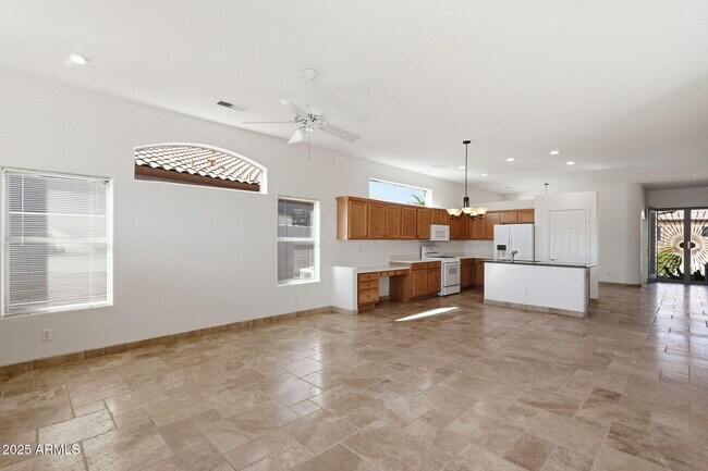 Building Photo - 15707 E Cactus Dr