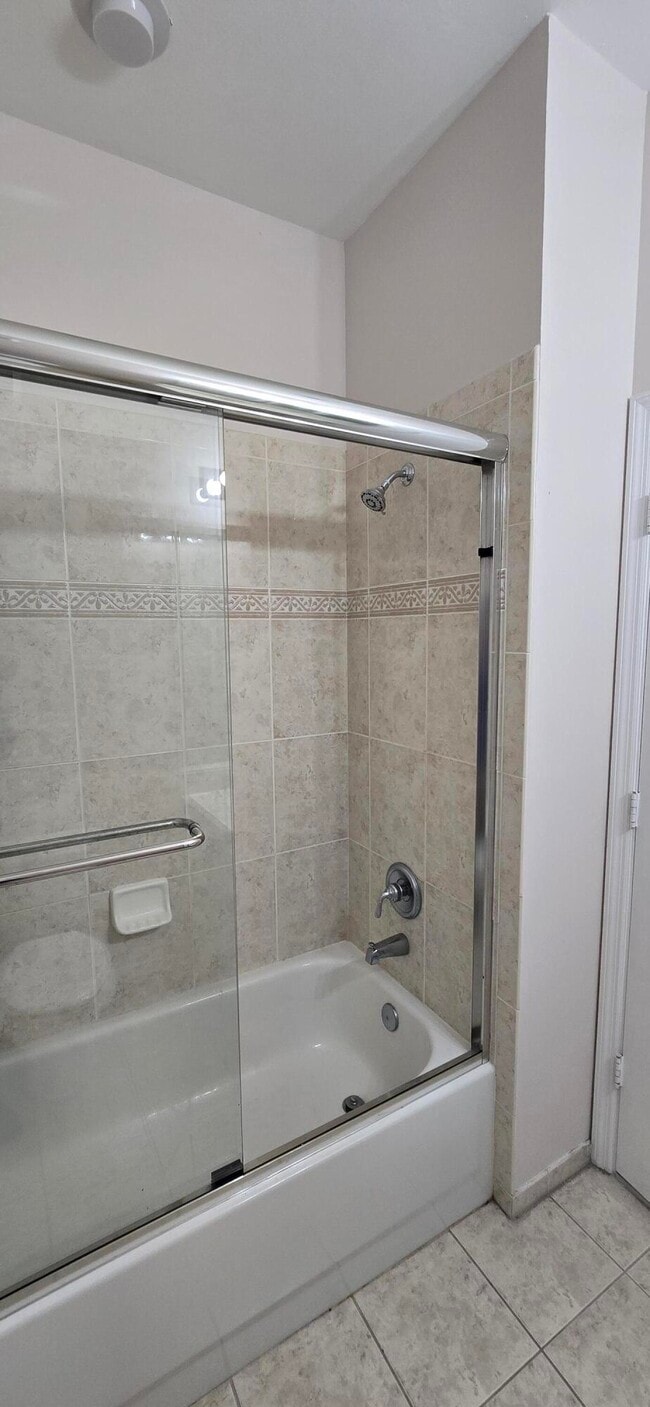 Building Photo - 2919 Crestwood Ter