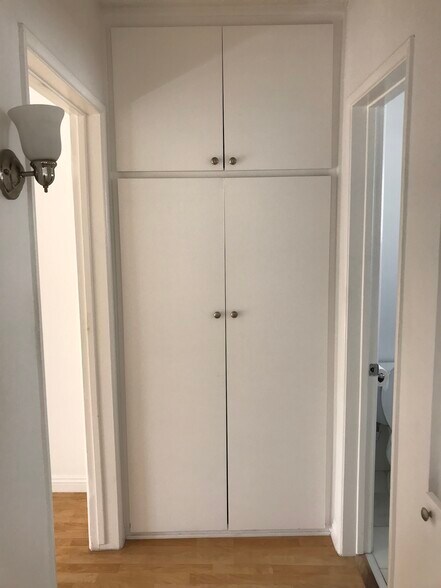 Building Photo - 940 S Venice Blvd