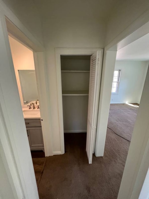 Building Photo - 1007 Gott St