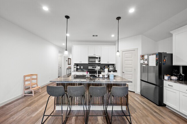 Building Photo - 1054 Great Barracuda Ln
