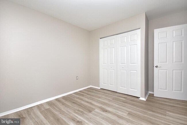 Building Photo - 8853 Teakwood Ct
