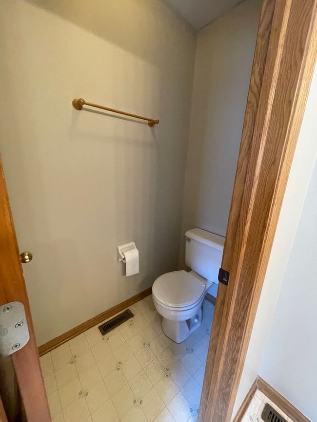 Building Photo - 17116 I St