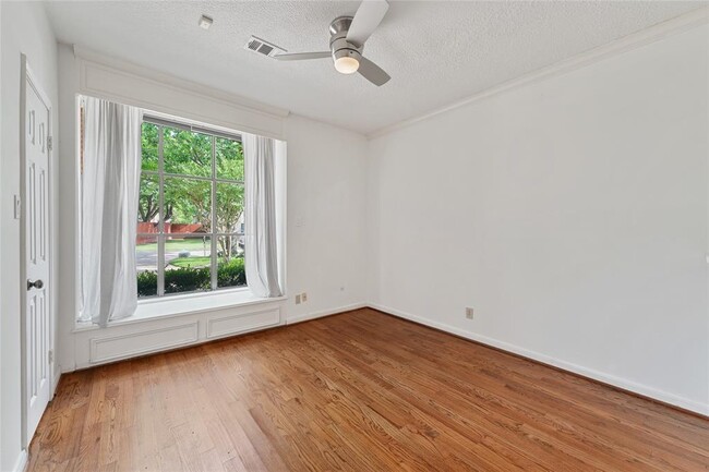 Building Photo - 13127 Waldemere Dr