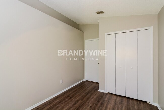 Building Photo - 313 McCoy Village Ct