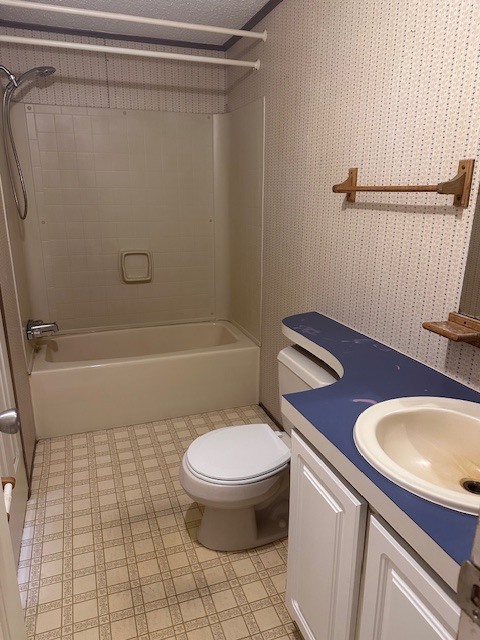 Building Photo - 2930 Pinecrest Dr