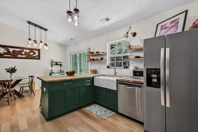 Building Photo - Nestled cul-de-sac home in Falcon Crest