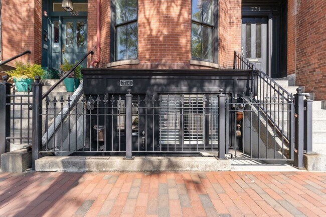 Building Photo - 771 Tremont St
