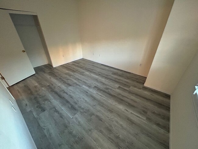 Building Photo - BEAUTIFUL WEST HARMON AREA CONDO LOCATED CENTRAL LAS VEGAS