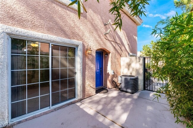 Building Photo - 8449 Majestic View Ave