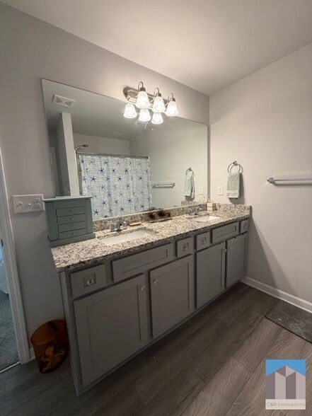 Building Photo - 7565 Knoll Hollow Rd