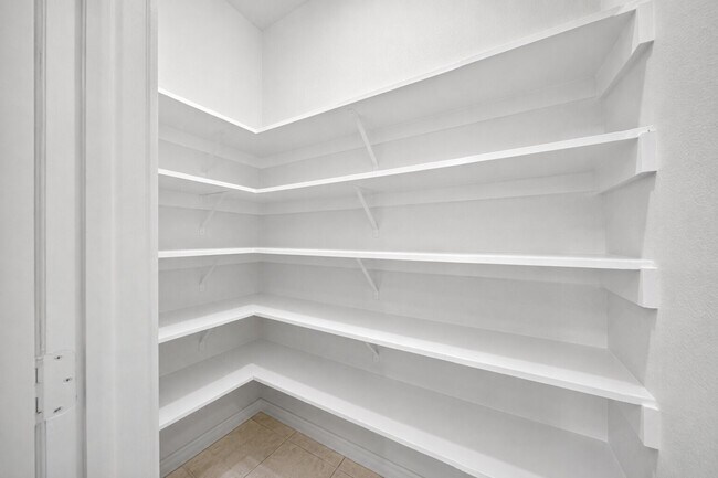 Building Photo - 40557 Mostyn Lake Dr