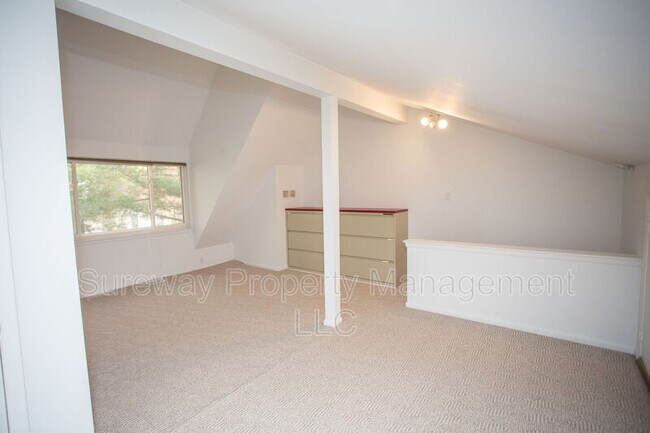 Building Photo - 1145 Golden Pond Ct