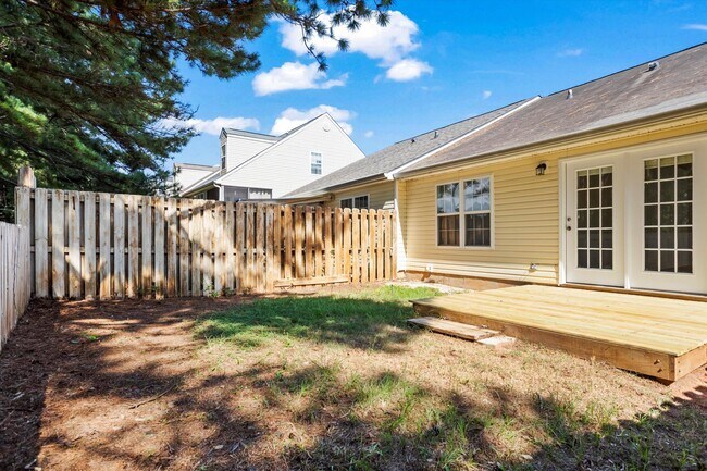 Building Photo - 313 Southbank Dr