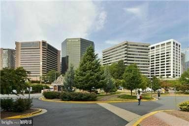 Building Photo - 1021 Arlington Blvd