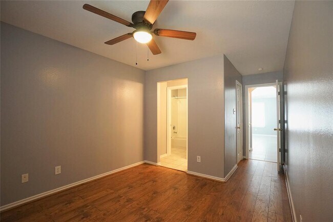 Building Photo - 106 S Abram Cir