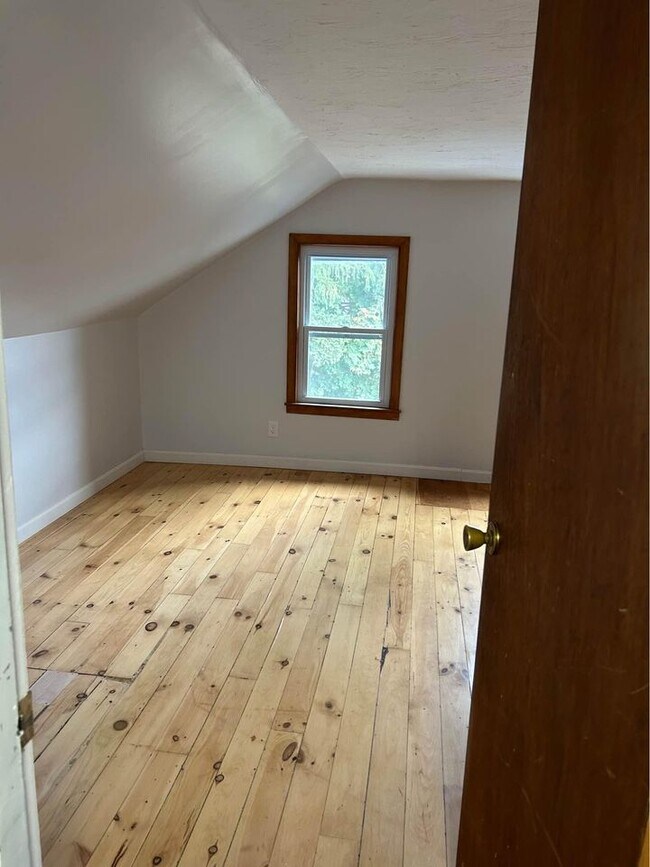 Building Photo - 878 1st NH Turnpike