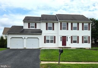 Building Photo - 136 W Flagstone Dr
