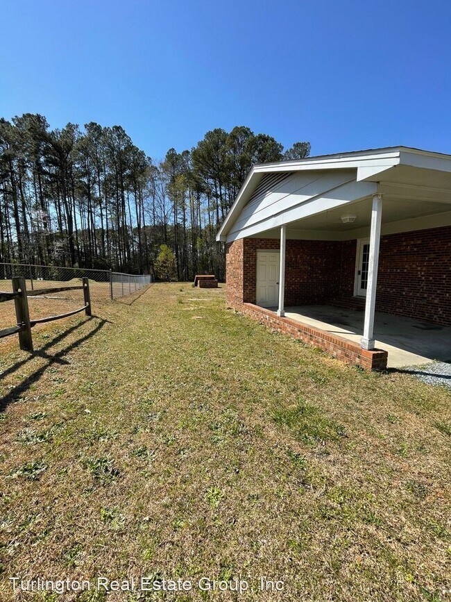 Building Photo - 3 br, 1.5 bath House - 1202 NC 55 E