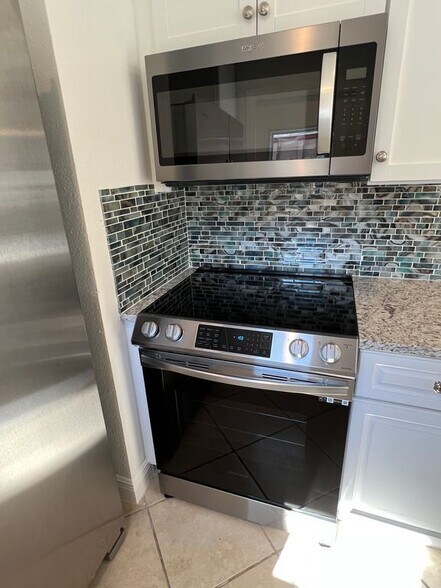 Building Photo - 710 Bayou Ave