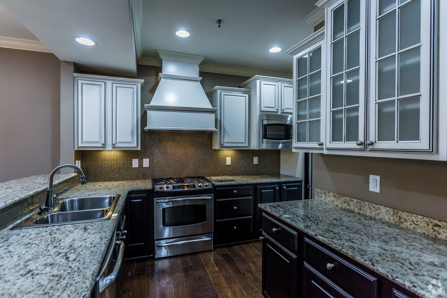 3BR, 2BA - River Birch - 1791 SF - Kitchen - Chenal Woods Luxury Condos