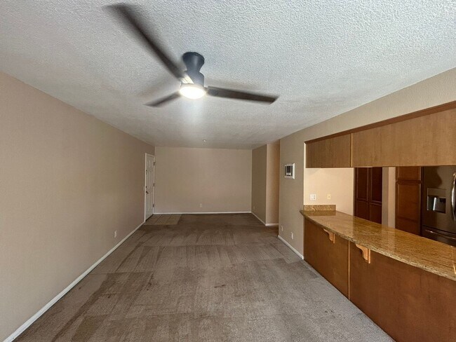 Building Photo - 615 Fredricks Ave