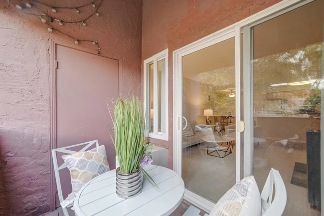 Building Photo - WOW!! Great Price and Great Location!