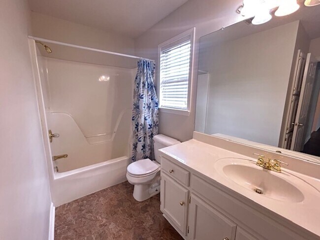 Building Photo - 4073 Willow Glen Cir