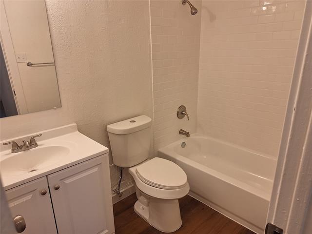 Building Photo - 111 E Rogers St