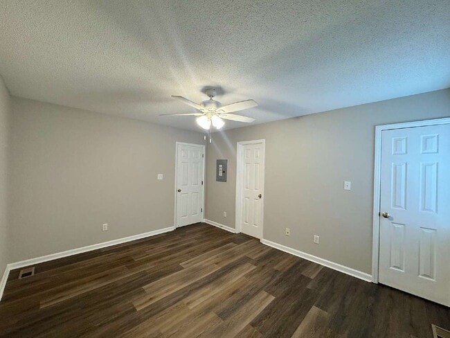 Building Photo - Cozy Three Bedroom Home in Knightdale!