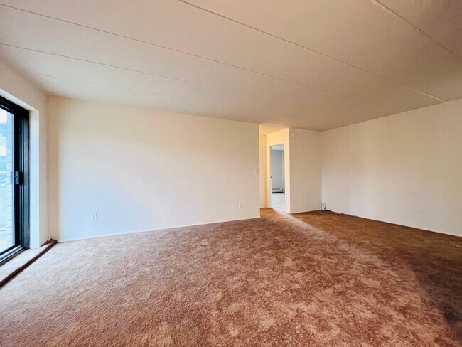 Primary Photo - 225 Prospect Ave
