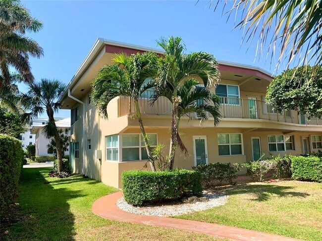 Building Photo - 930 Osceola Dr