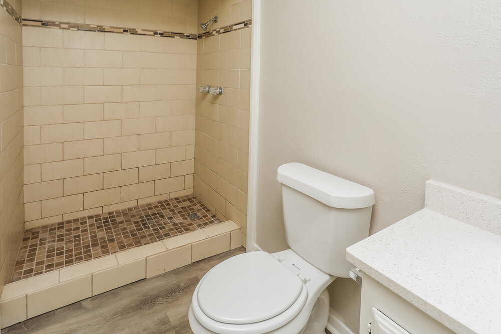 Building Photo - 9010 Millwood Dr