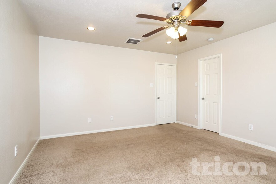 Building Photo - 7938 Blue Wahoo Ln