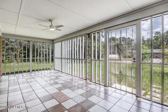 Building Photo - 1215 Bluehill Dr N