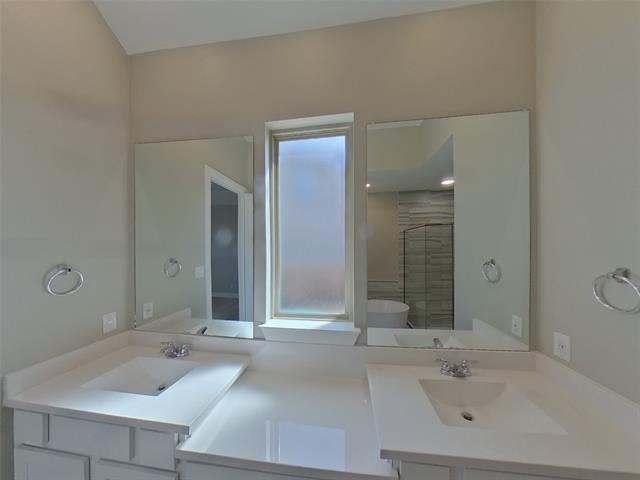 Building Photo - 1008 Faringdon Dr