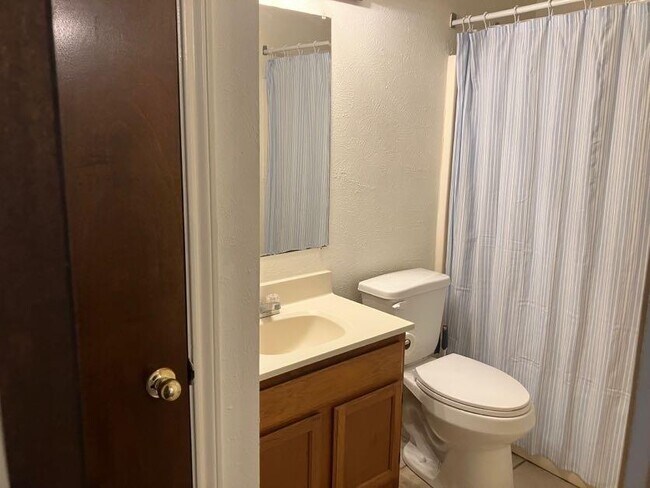 Building Photo - 1302 N Bishop St