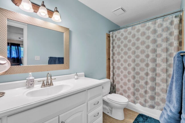 Building Photo - 87 Briarview Cir