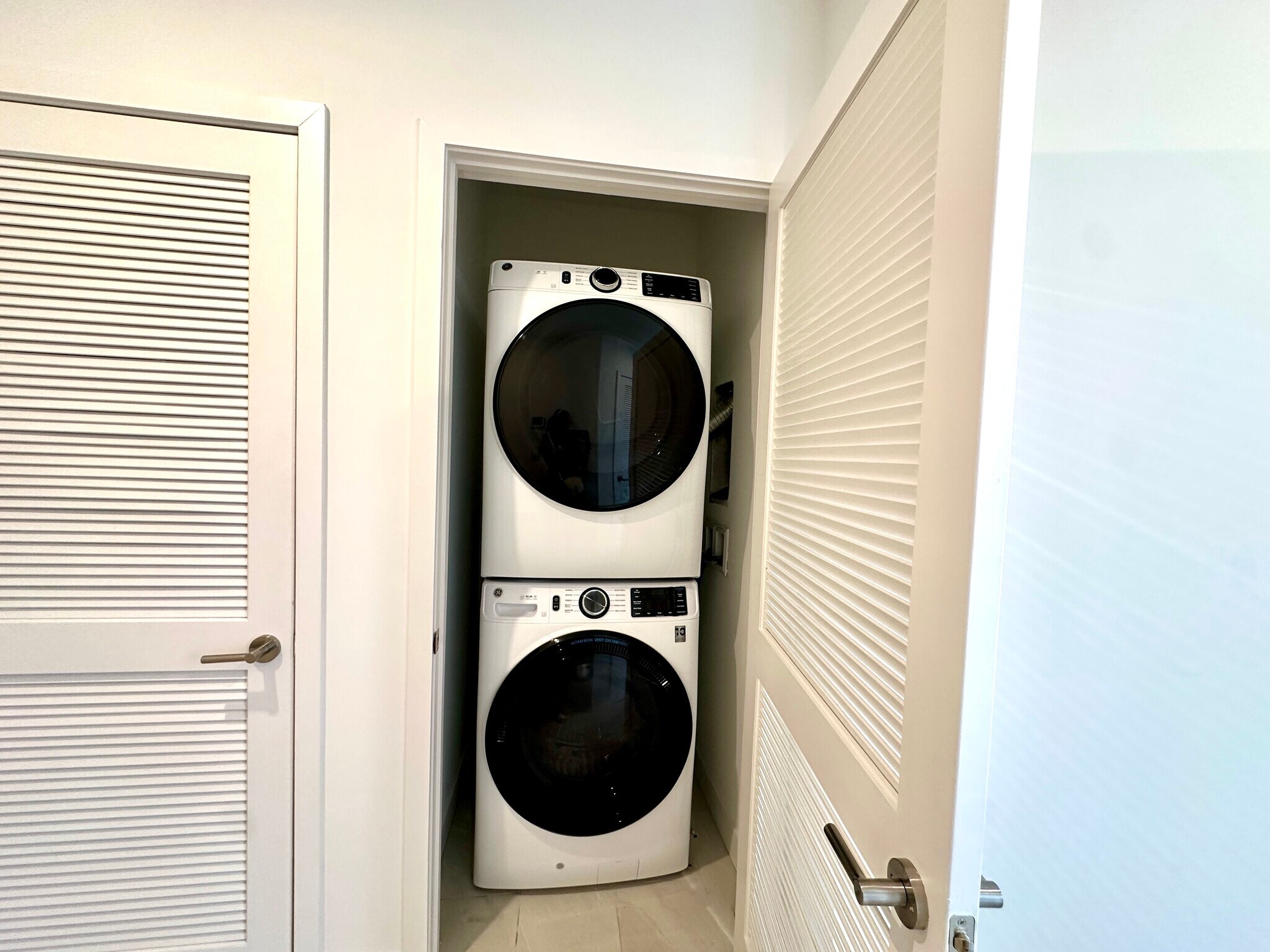 Building Photo - 3026 NW 1st Ave