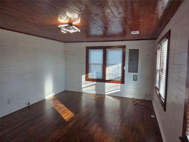 Building Photo - 5465 Jot Em Down Rd