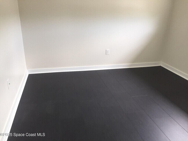 Building Photo - 307 Adams Ave