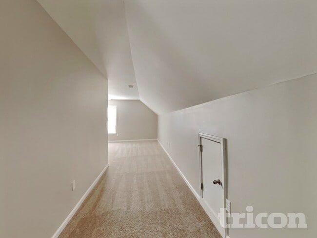 Building Photo - 45 Red Coat Dr