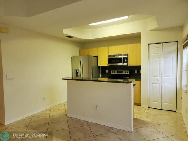 Building Photo - 4929 N Harbor Isles Dr