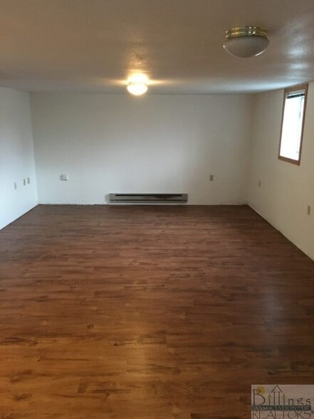 Building Photo - 1702 Avenue E