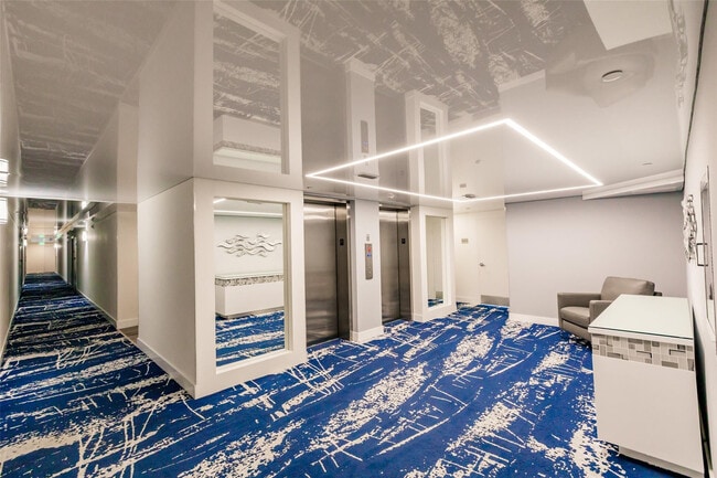 Building Photo - 340 Sunset Dr