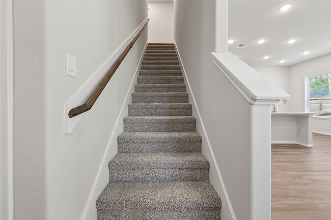 Building Photo - 1452 Glen Oaks Dr