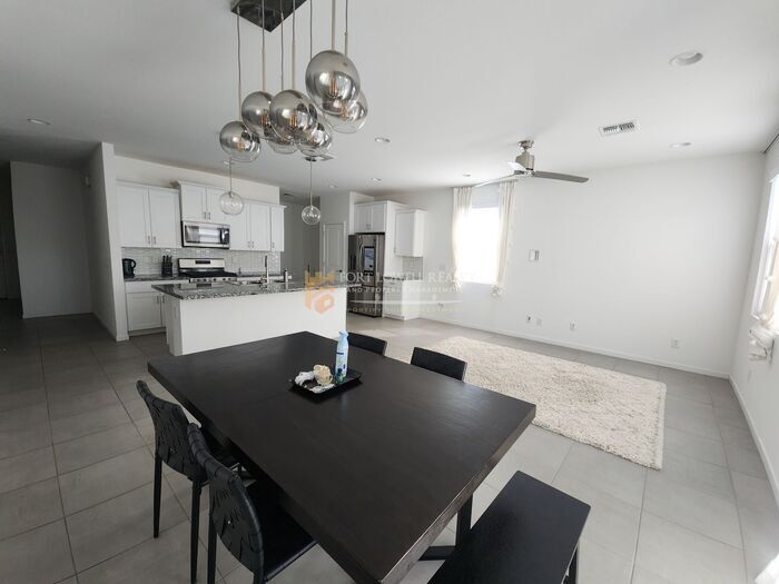 Building Photo - 4208 S 68th Dr