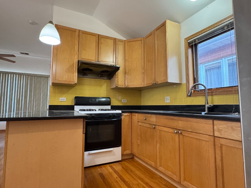 Building Photo - 3714 S Hermitage Ave