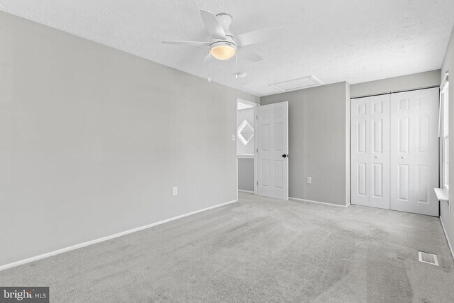 Building Photo - 4817 Kingfisher Ct