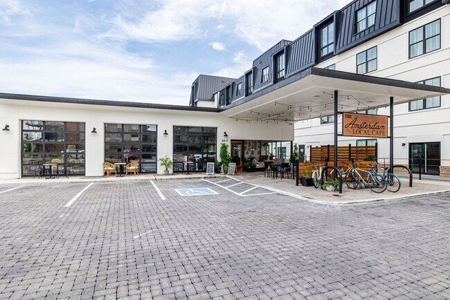 Building Photo - Madison Penthouse